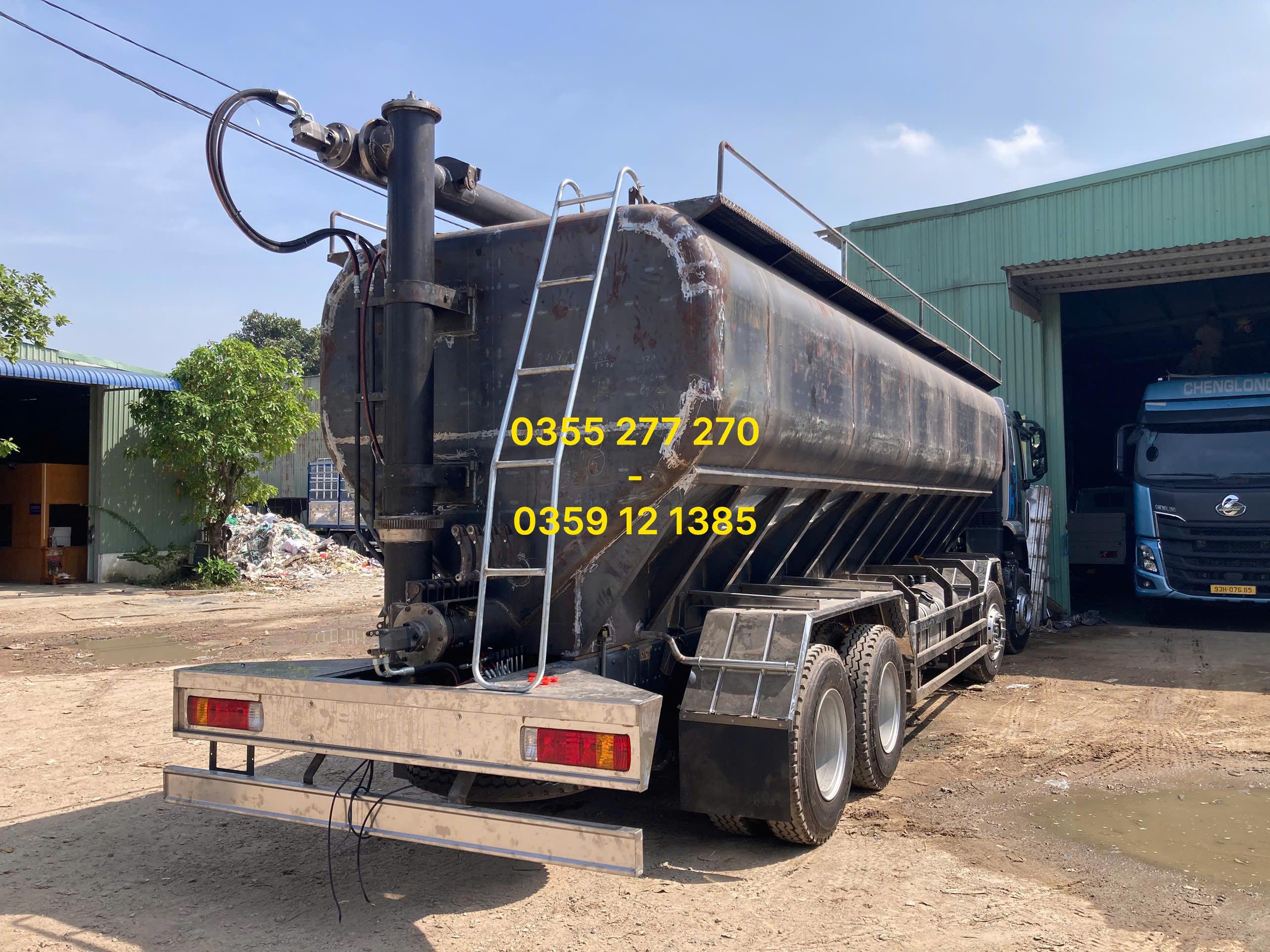 Xe bồn chở cám Sài Gòn