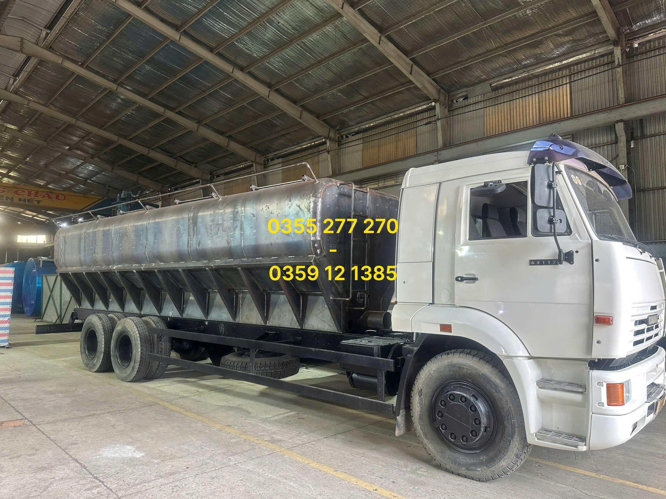 xe bồn chở cám giá rẻ' xe bồn chở cám giá tốt' mua xe bồn chở cám giá rẻ' mua xe bồn chở cám giá tốt' xe bồn chở cám Kamaz' xe bồn chở cám Kamaz 65117' Kamaz 65117 bồn chở cám' xe bồn chở cám 3 chân' xe bồn chở cám 6x4' xe bồn chở cám thức ăn chăn nuôi' xe chở cám bồn trục vít' xe bồn chở cám trục vít giá rẻ' đóng bồn chở cám giá rẻ' đóng bồn chở cám thức ăn chăn nuôi' hoán cải xe bồn chở cám' cải tạo xe bồn chở cám Kamaz' giá xe bồn chở cám Kamaz 65117' giá xe bồn chở cám kamaz' xe bồn chở cám đường xấu địa hình khó' xưởng đóng bồn chở cám uy tín'